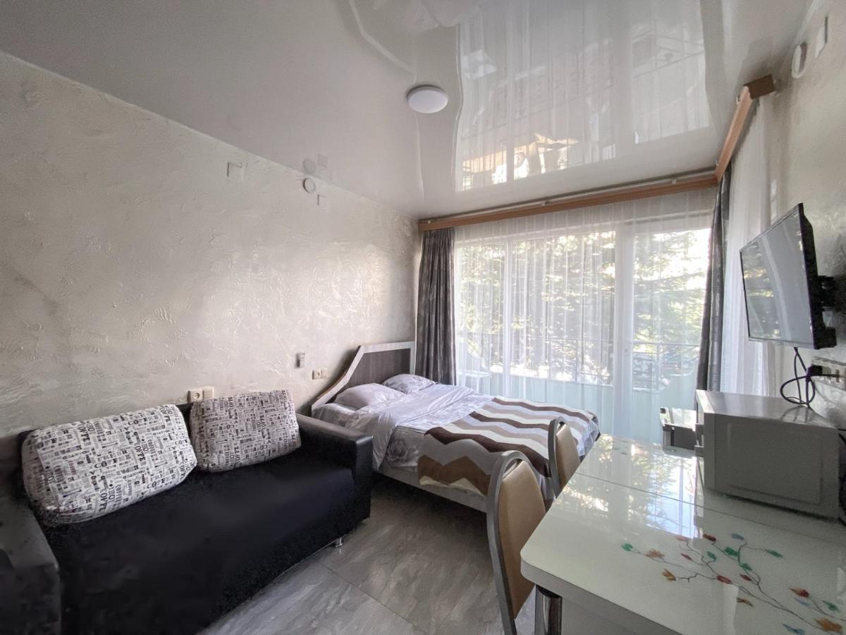 Apartment Studio Maksim Μπατούμι Εξωτερικό φωτογραφία