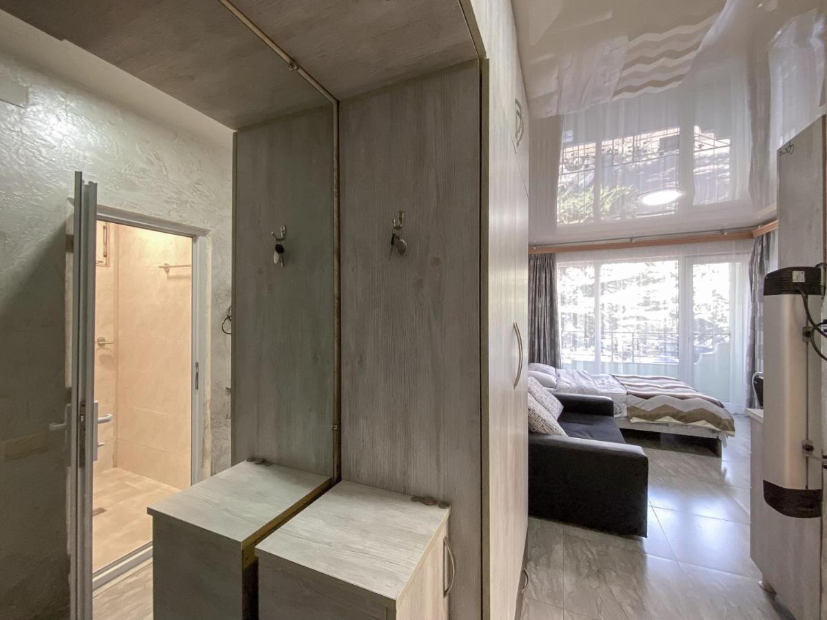 Apartment Studio Maksim Μπατούμι Εξωτερικό φωτογραφία